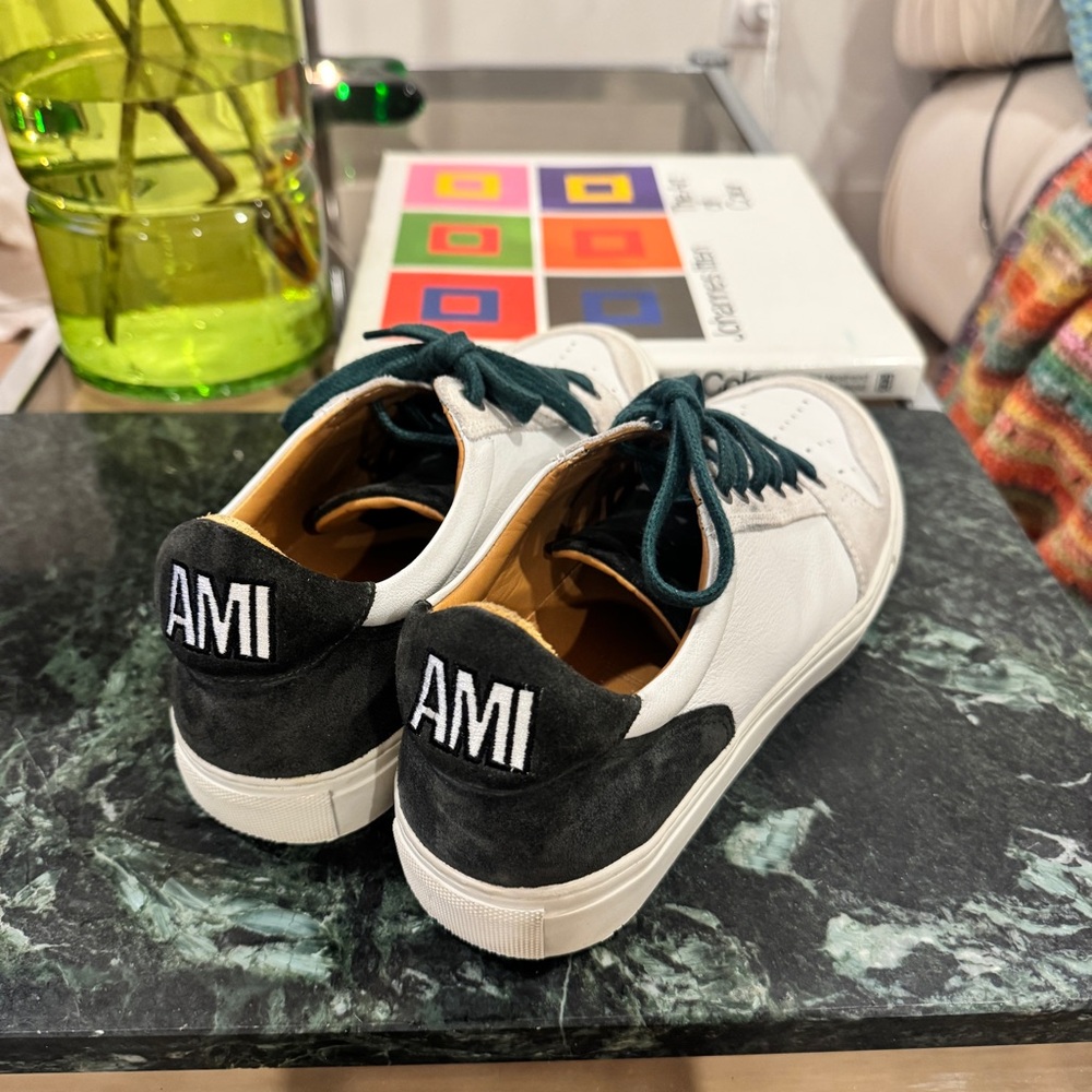 Ami white leather and suede low-top sneakers with green accents - EU 41